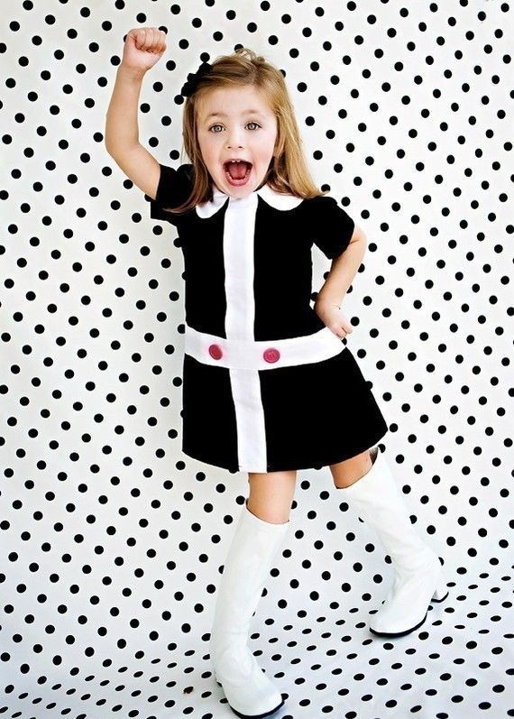 60S Fashion Kids
 Mod 1960 Art Retro Lauren schwarze und weiße Kleid