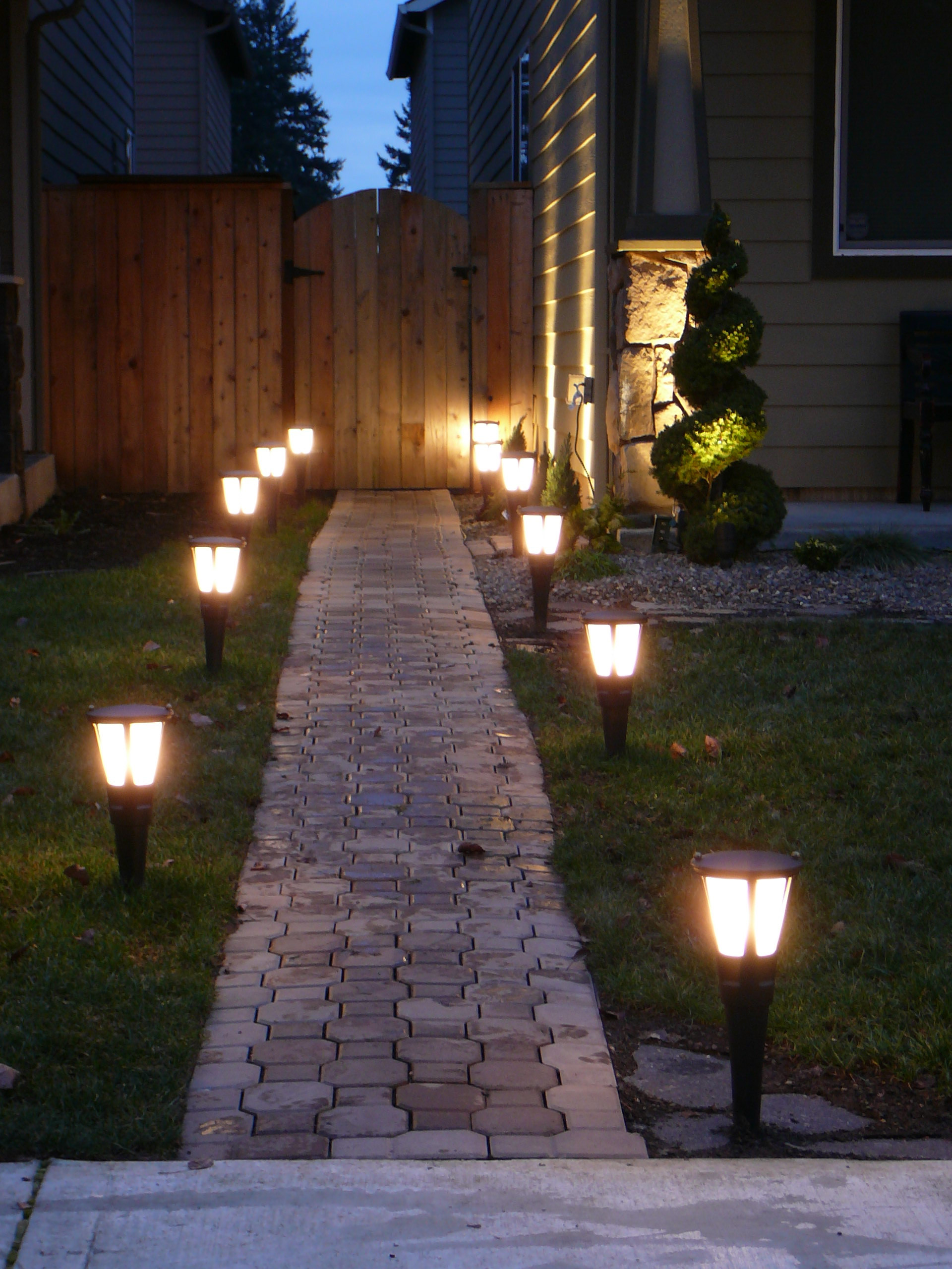 Backyard Solar Lighting Ideas
 5 Ways to Add Curb Appeal