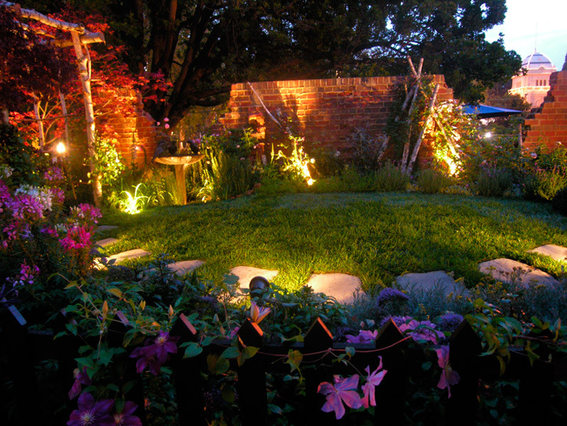 Backyard Solar Lighting Ideas
 Lights that beautify the garden