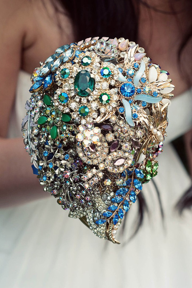Brooches Bouquet
 18 Incredible Bridal Brooch Bouquets