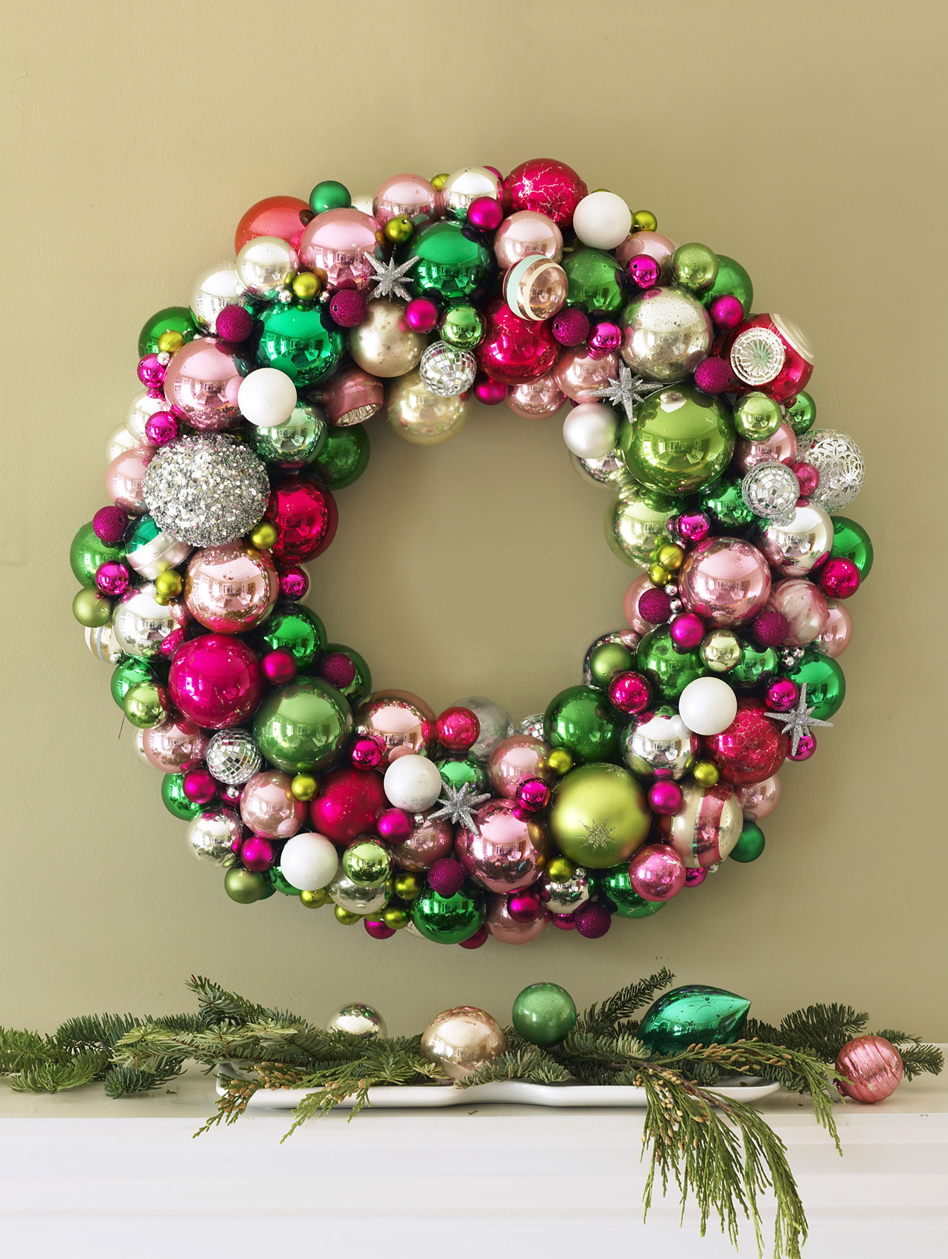 Christmas Wreath DIY
 55 DIY Christmas Wreaths How to Make a Holiday Wreath Craft