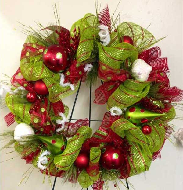 Christmas Wreath DIY
 Top 35 Astonishing DIY Christmas Wreaths Ideas