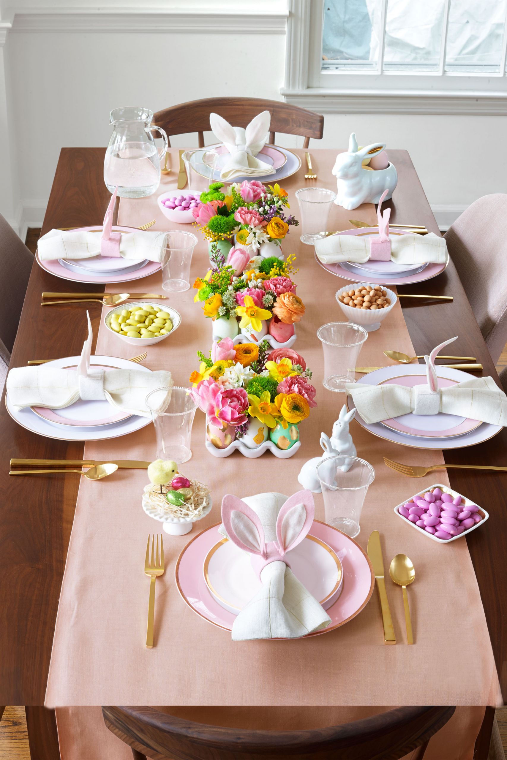 Easter Dinner Table
 17 Easter Table Decorations Table Decor Ideas for Easter