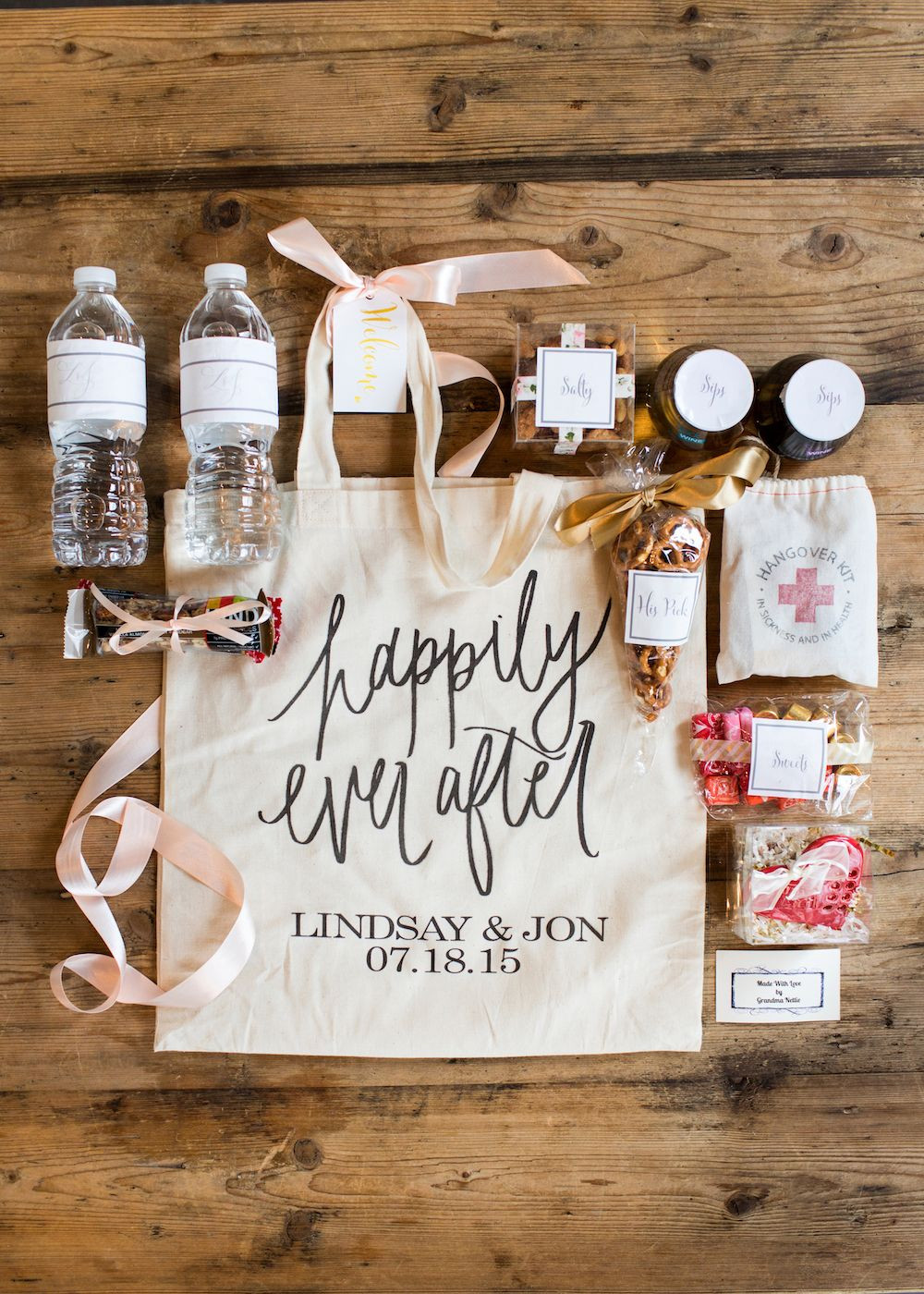 Engagement Party Gift Ideas For Guests
 Wedding Wednesday What We Put in Our Wedding Wel e Bags