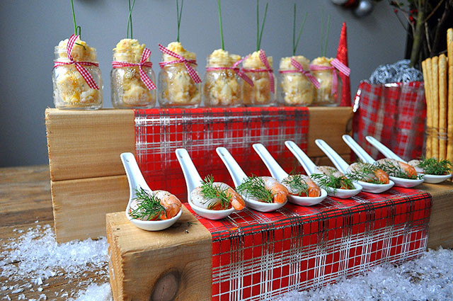 Holiday Cocktail Party Food Ideas
 How To Throw A Holiday Cocktail Party a Bud