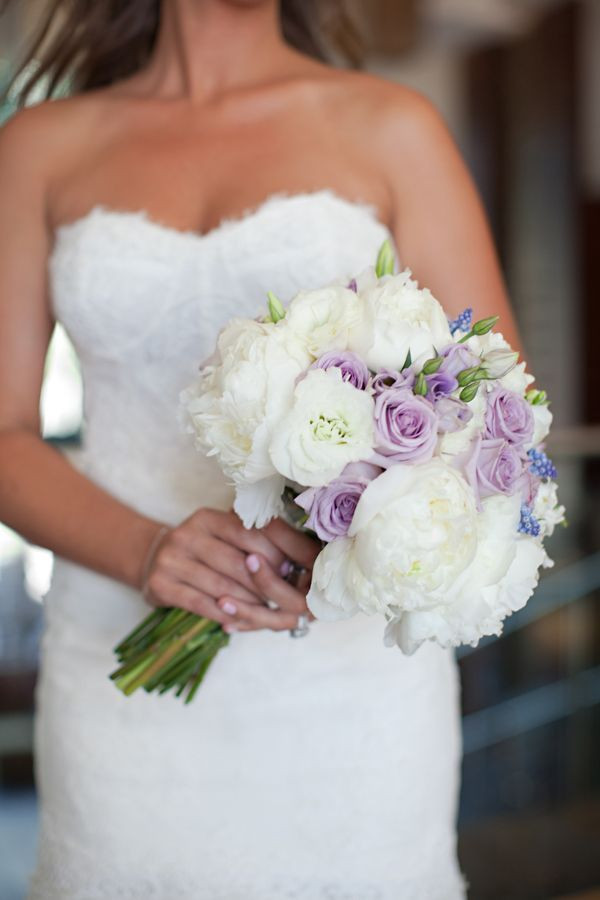 How Much Should Wedding Flowers Cost
 How Much Wedding Flowers Really Cost – 12 Ways to Save Big