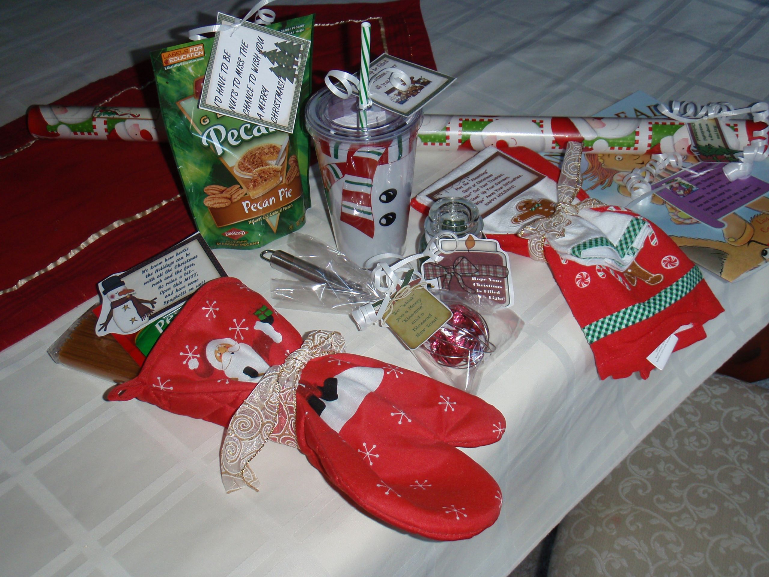 Ideas For Christmas Gift Baskets Inexpensive
 Inexpensive DIY Christmas Treats – Teaching Heart Blog