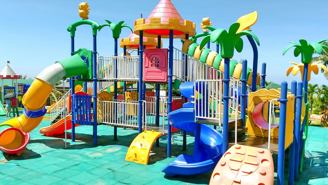 Kids Outdoor Playground
 Outdoor Playground Fun for Children Family Park with