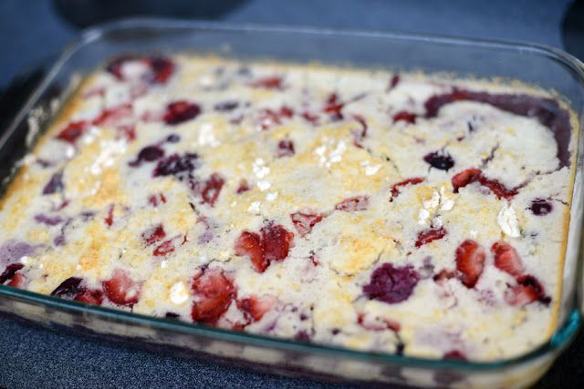Mixed Fruit Dessert Recipes Easy
 Super Yummy Cobbler only THREE ingre nts Sprite