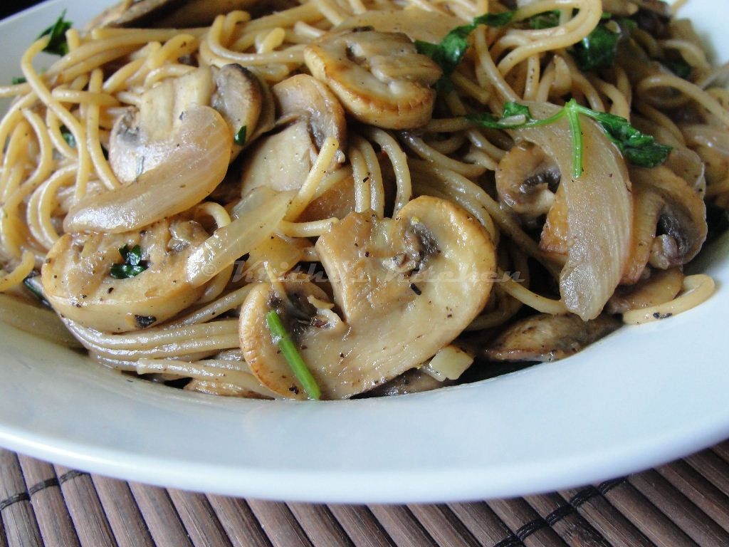 Mushroom Spaghetti Recipe
 Krithi s Kitchen Spaghetti with Mushrooms and ions