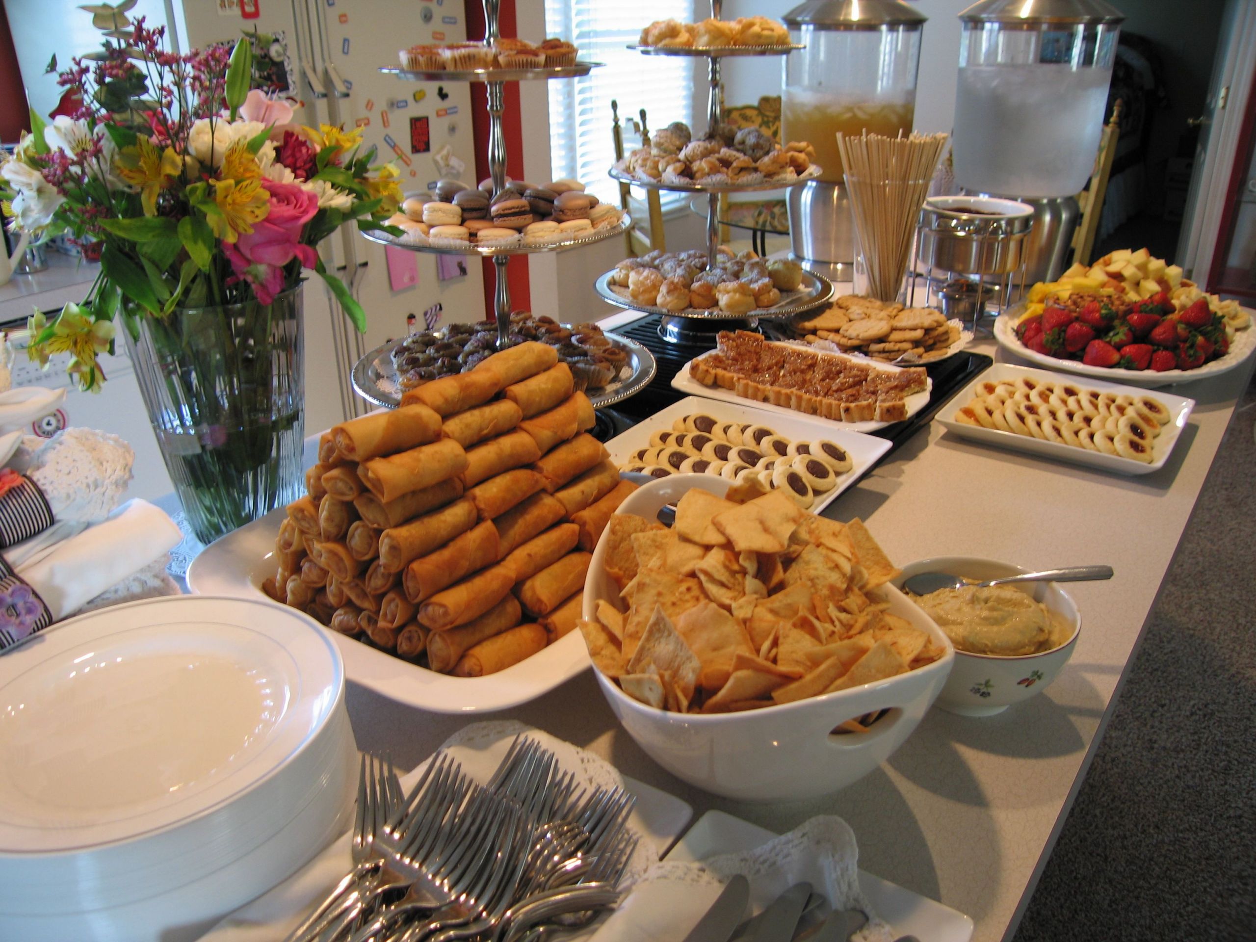 Party Food Display Ideas
 A simple and elegant food display on a small kitchen