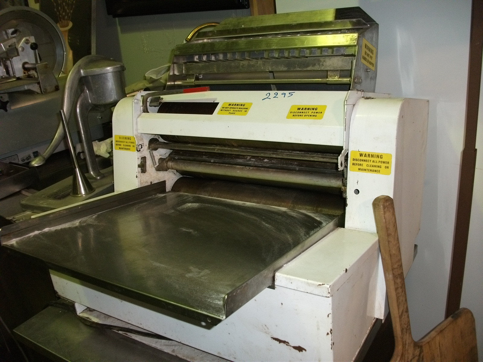 Pizza Dough Sheeter
 Anets – Pizza Dough Sheeter – Used