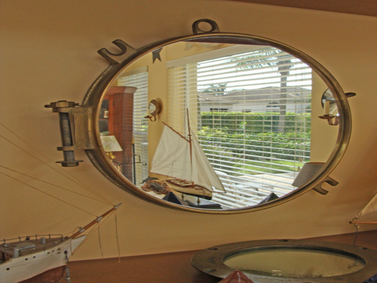 bathroom porthole mirror