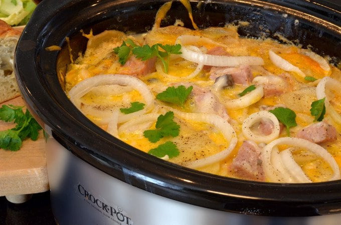 Scalloped Potatoes In Slow Cooker
 Slow Cooker Scalloped Potatoes and Ham Easy fort Food