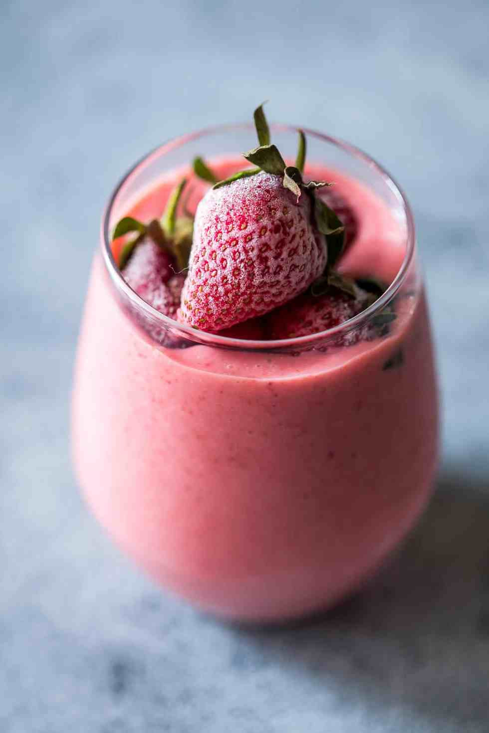 Smoothies With Yogurt
 Frozen Strawberry Greek Yogurt Smoothie 10 minute Breakfast