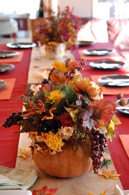 Thanksgiving Table Favors
 55 Beautiful Thanksgiving Table Decor Ideas DigsDigs