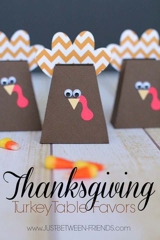 Thanksgiving Table Favors
 15 Thanksgiving Place Card Ideas The Happy Scraps