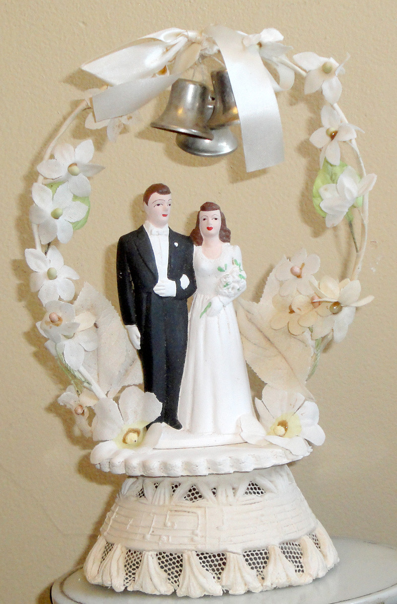 Traditional Wedding Cake Topper
 The premier bakery for your wedding & event design