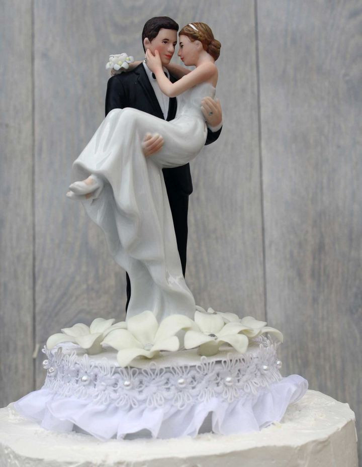 Traditional Wedding Cake Topper
 Vintage Style Wedding Cake Toppers