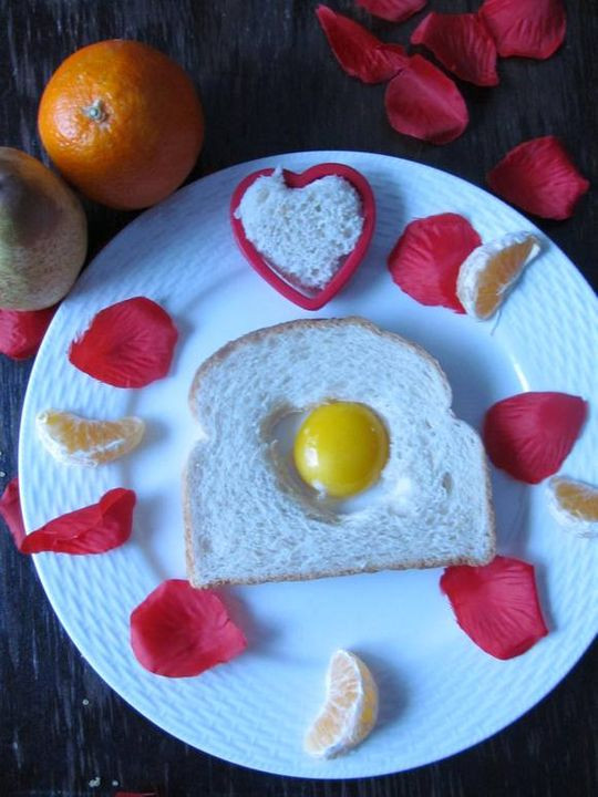 Valentine Breakfast For Kids
 Valentine’s Day Recipes for Kids Heart Shaped Egg Toast