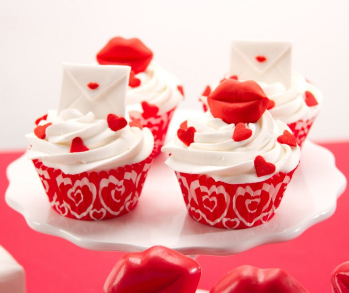 Valentines Day Cakes And Cupcakes
 Great Valentine s Day Cake And Cupcake Designs