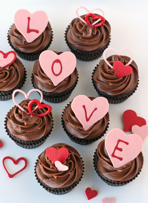 Valentines Day Cakes And Cupcakes
 how to make heart accents for cupcakes