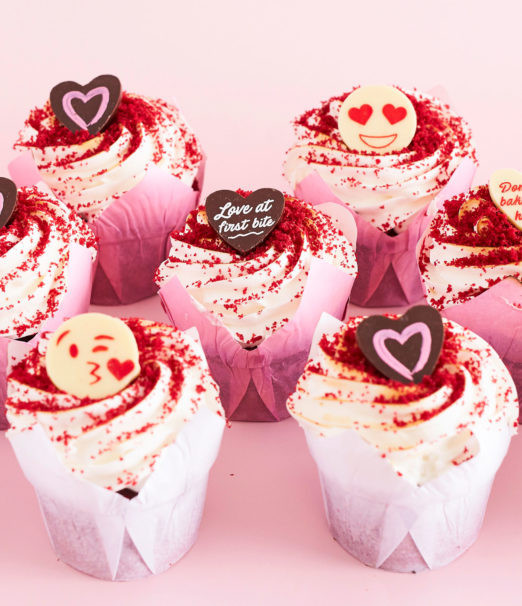 Valentines Day Cakes And Cupcakes
 Valentines Day Red Velvet Meringue Cupcakes The Velvet