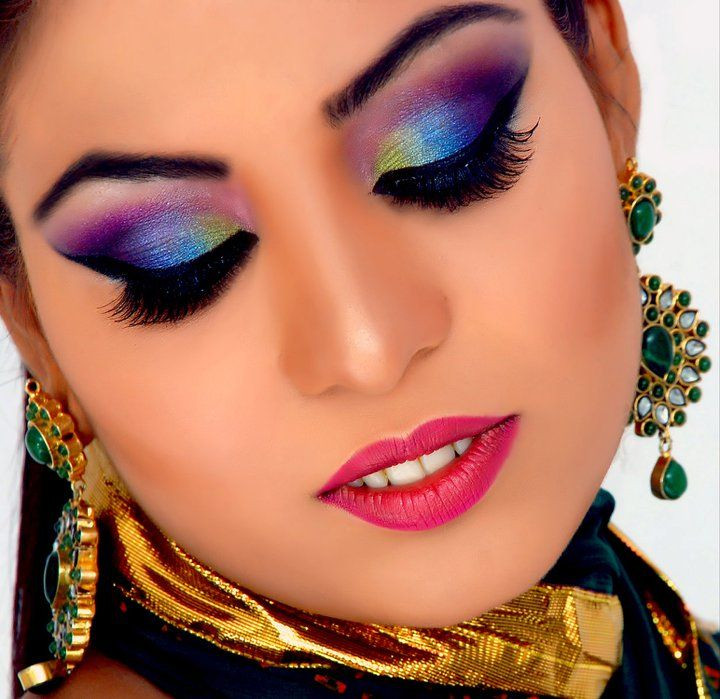 Wedding Party Makeup
 Gorgeous Peacock Eyeshadow Beauty Box