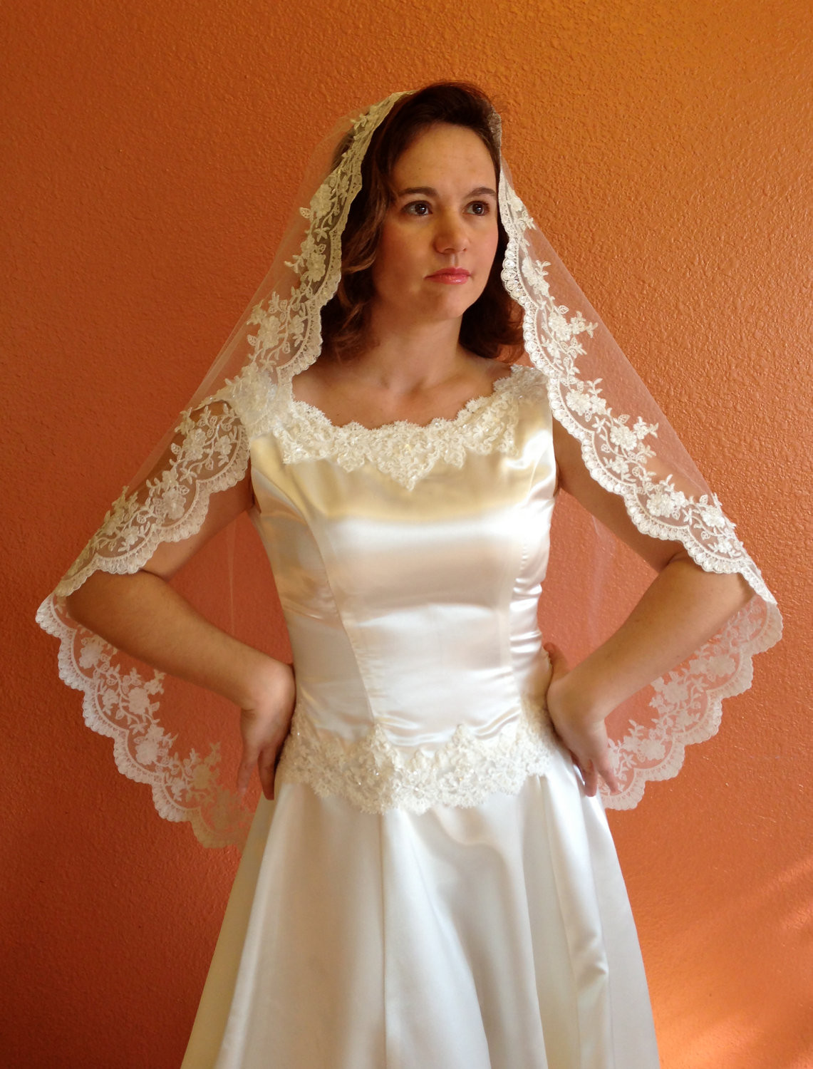 Wedding Veils With Lace
 Bridal Lace Veil Wedding veil in hip length Mantilla with