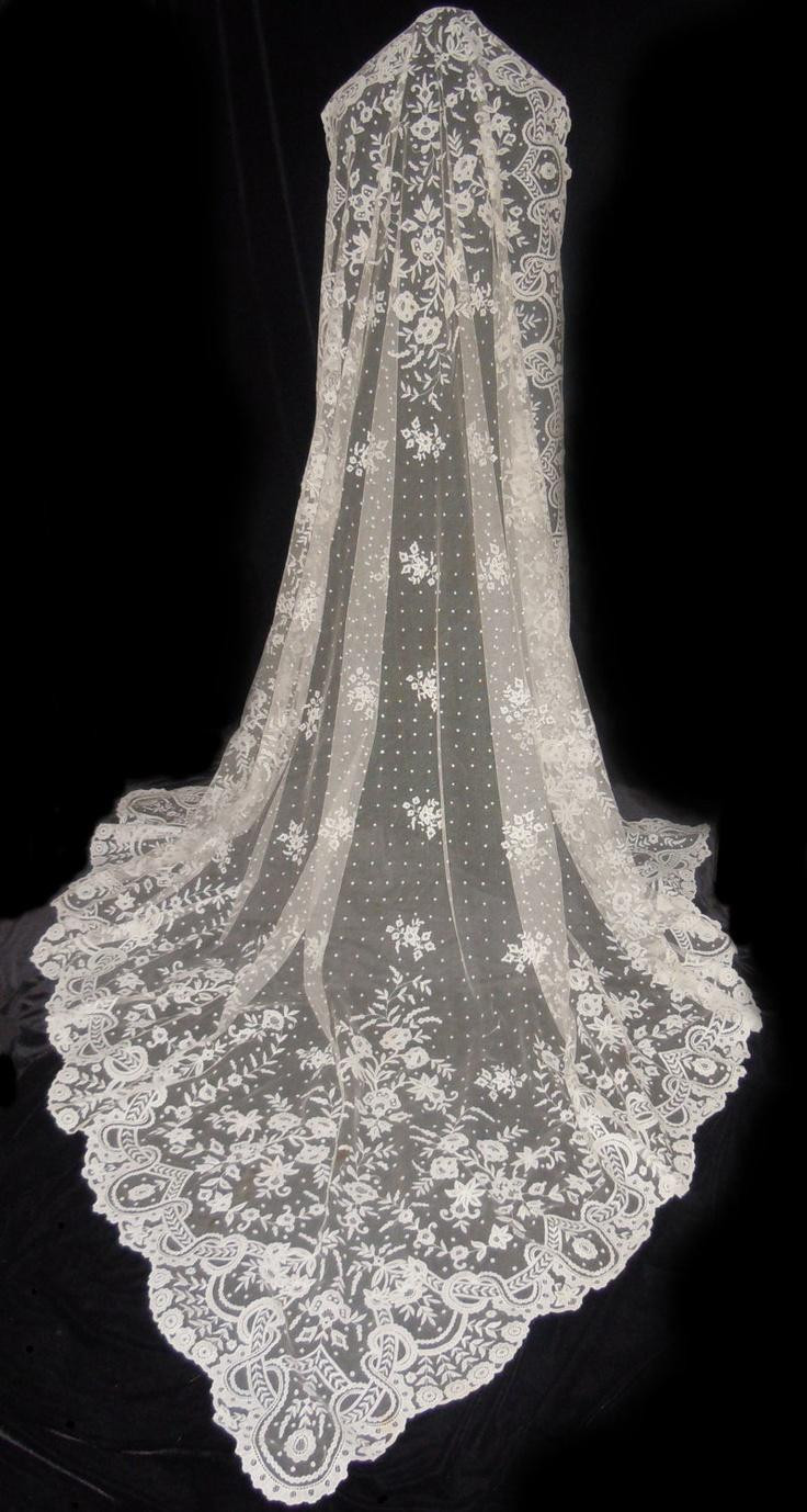 Wedding Veils With Lace
 Chapel Length Wedding Veils Luxury Long Lace Applique Edge