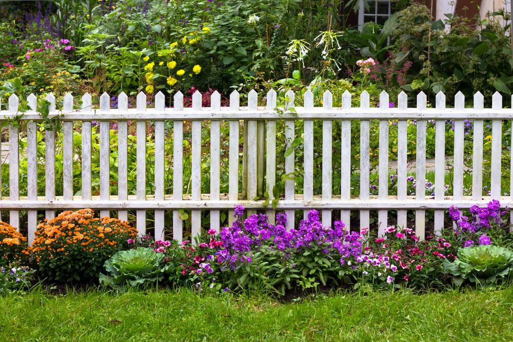 White Backyard Fence
 101 Fence Designs Styles and Ideas BACKYARD FENCING AND