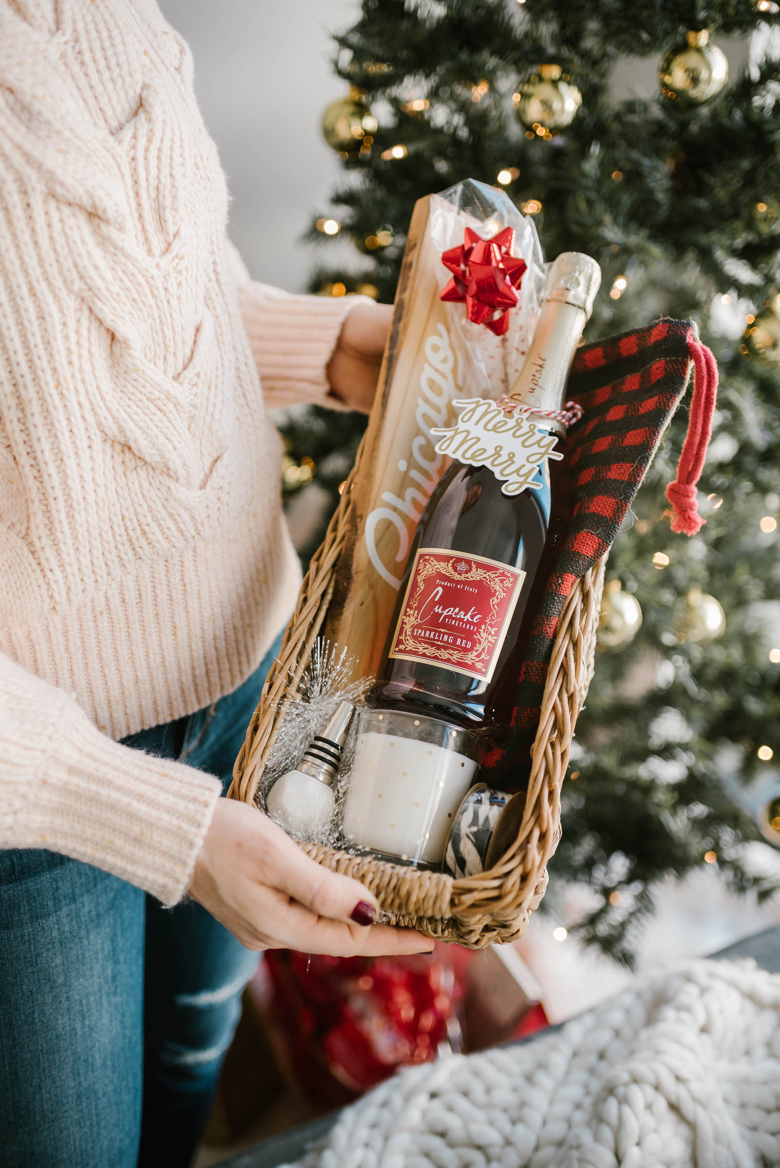 Wine Gift Basket Ideas To Make
 Last Minute Holiday Idea Easy Homemade Gift Baskets