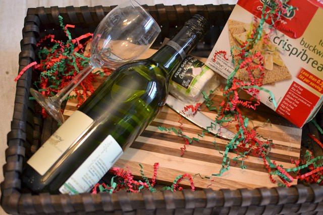 Wine Gift Basket Ideas To Make
 How to Make Cheap But Good Wine Gift Baskets 7 Steps