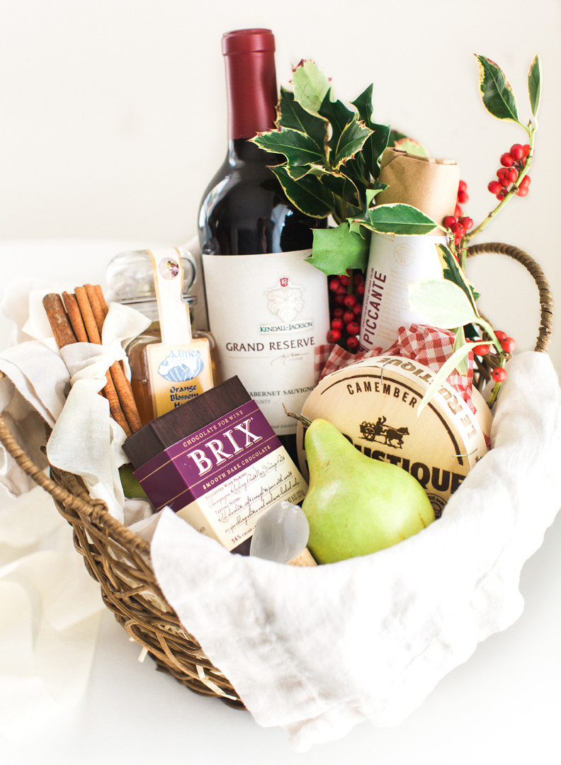 Wine Gift Basket Ideas To Make
 Holiday Gift Basket & Wine Stopper DIY