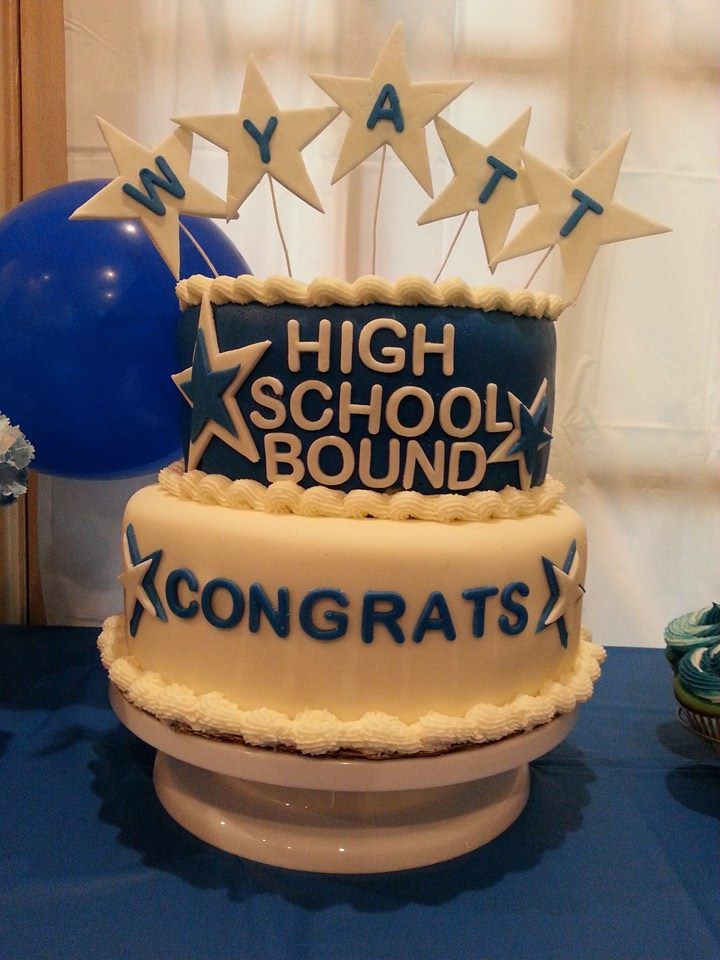 5Th Grade Graduation Party Ideas
 blue and white 8th grade graduation cake