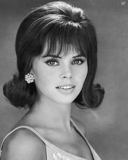 60S Hairstyles Female
 1960s Hairstyles – Top 10 Best Haircut of 60s era