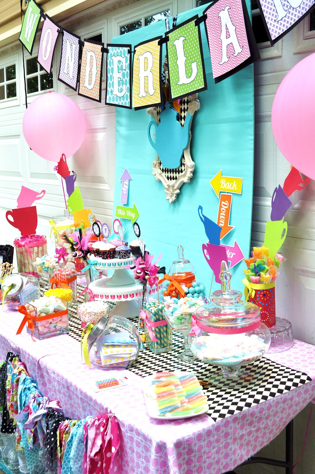 Alice In Wonderland Birthday Decorations
 Meghily s ALICE IN WONDERLAND PARTY
