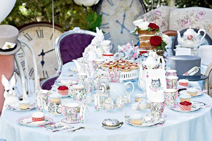 Alice In Wonderland Themed Wedding
 4 Beautiful Wedding Theme Ideas for 2015