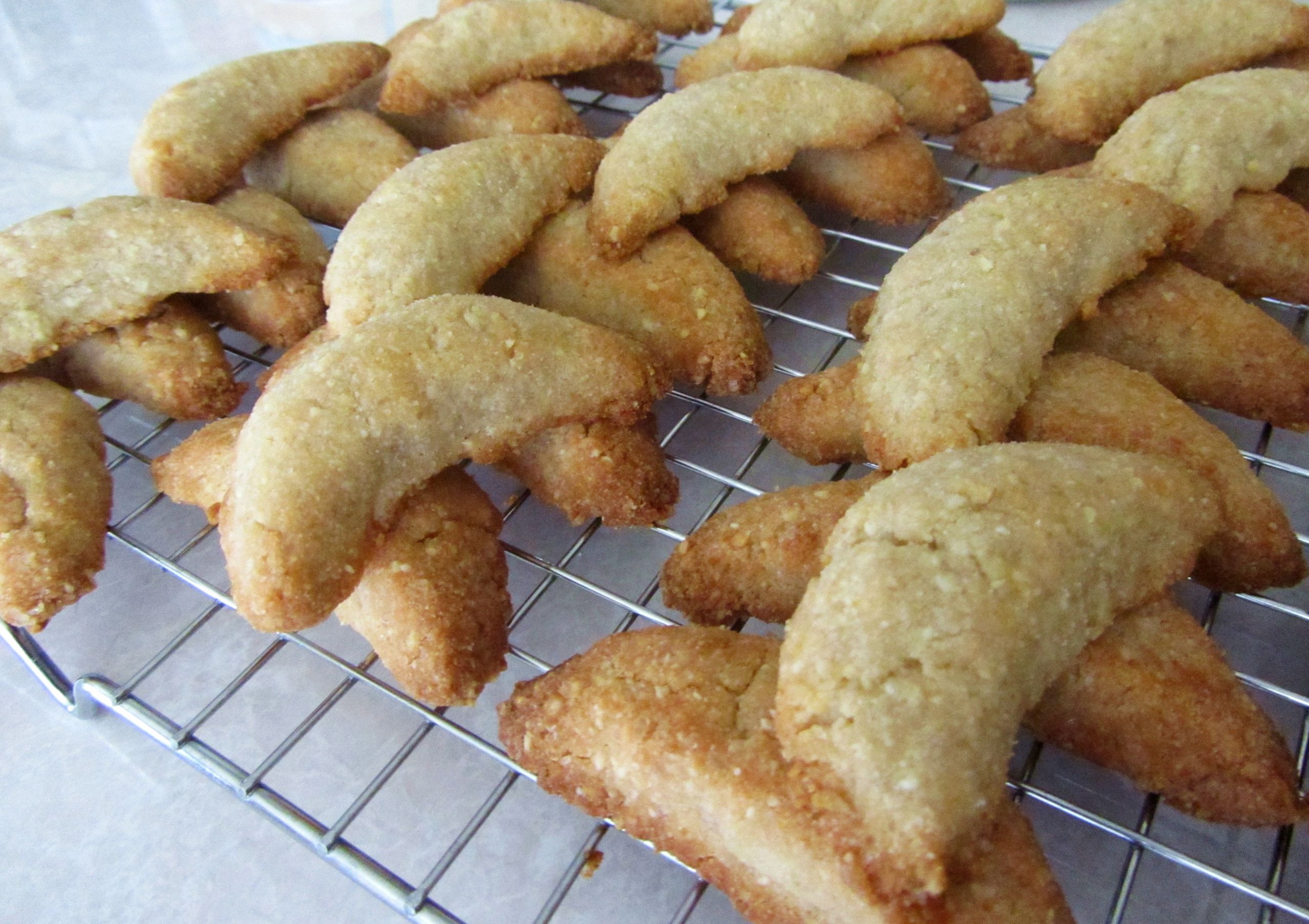 Almond Meal Cookies Recipe
 [RECIPE] Vegan Vanilla Almond Crescent Cookies