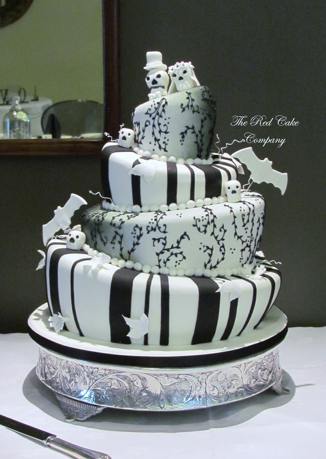 Alternative Wedding Cakes
 Black & White Alternative Wedding Cake