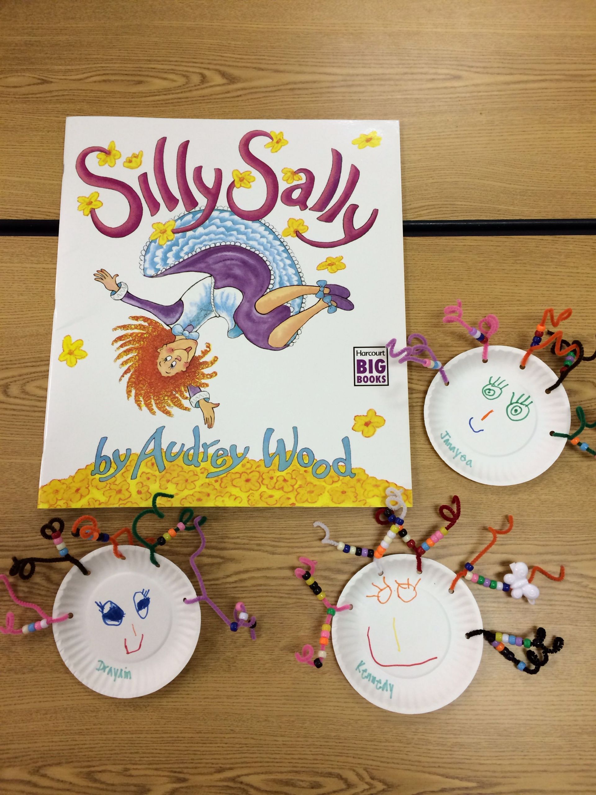 Art And Craft Activities For Preschoolers
 Silly Sally preschool art project
