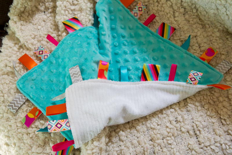 Baby Blankets DIY
 Loveable DIY Tag Blanket