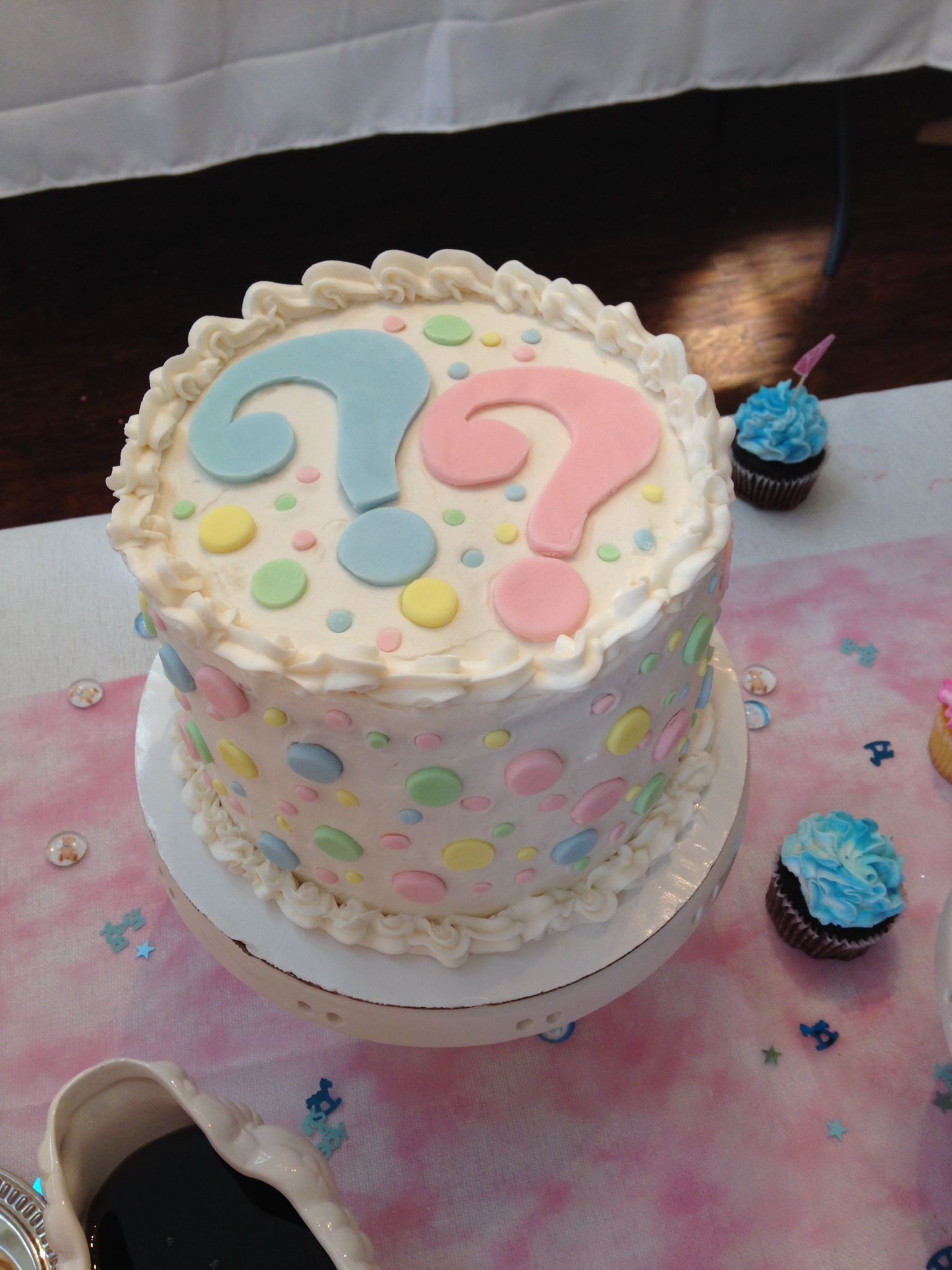 Baby Reveal Party Cakes
 Gender reveal cake Baby Bairds