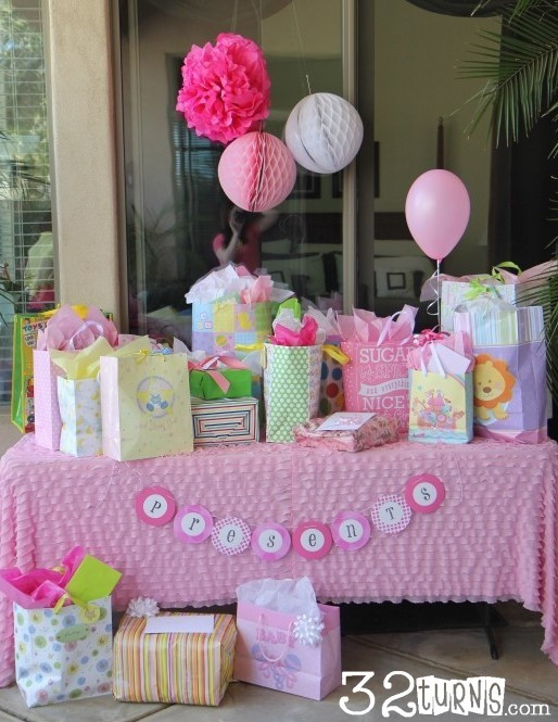 Baby Shower Gift Table
 Baby Shower Part e 32 Turns32 Turns