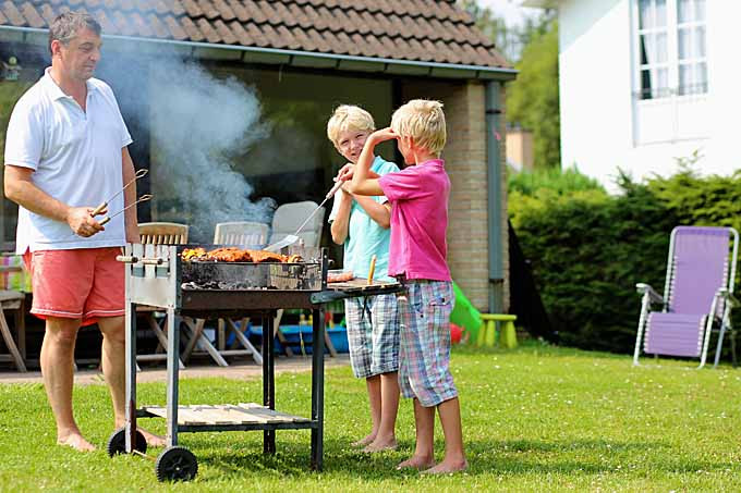 Backyard Barbeque Store
 Fourth of July Party Tips