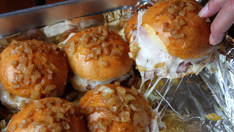 Baked Ham And Cheese Sandwiches In Foil
 Baked Ham and Swiss Sandwiches Recipe BettyCrocker