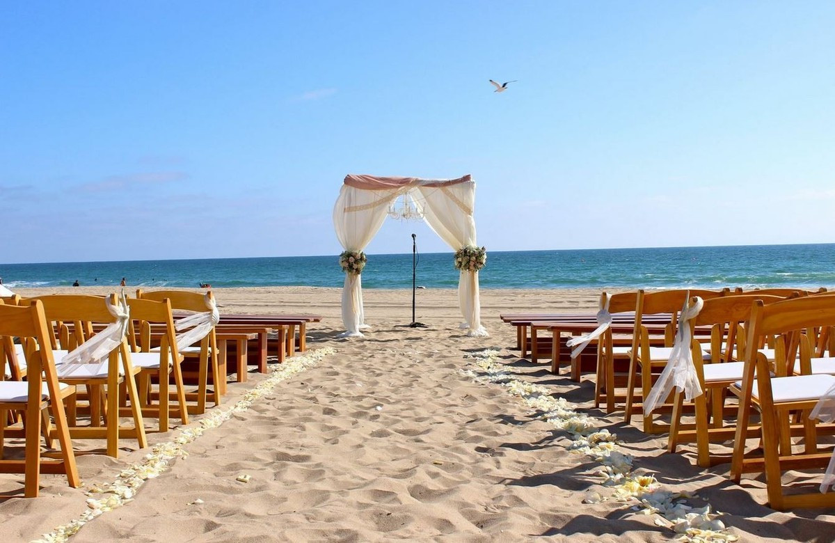 Beach Wedding California
 Verandas Beach House Manhattan Beach Wedding Ceremony