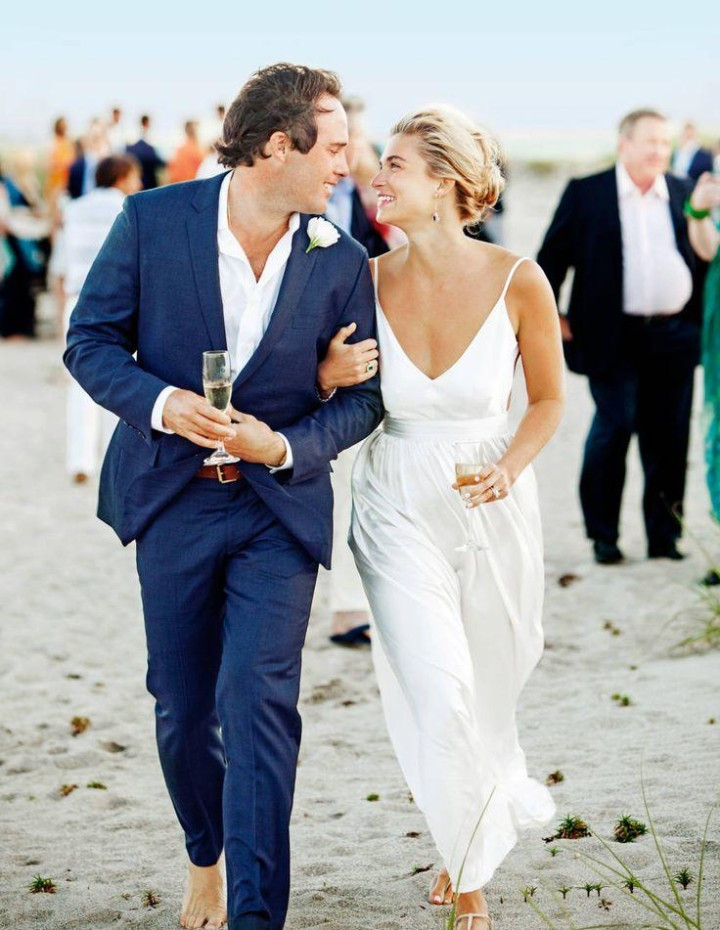 Beach Wedding Suits
 Casual Beach Wedding Dresses To Stay Cool MODwedding