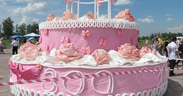 Biggest Birthday Cake
 Biggest Cake Design In The World