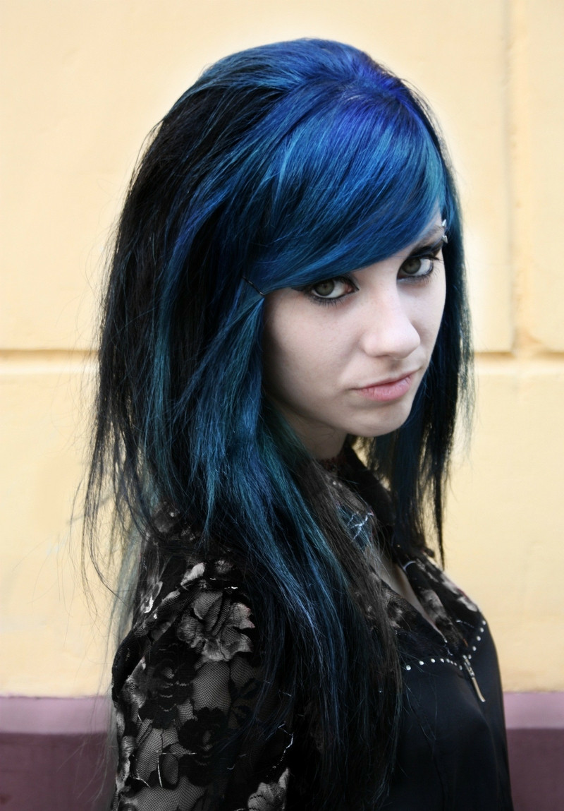 Black And Blue Hairstyles
 Win Your Hairs Adorning Stares By Coloring Them Blue